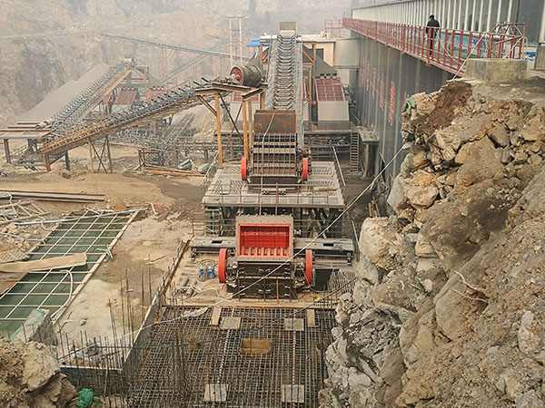 山东小型轮胎式重锤破碎机大概多少钱
