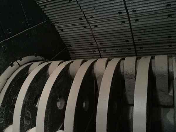 四川履带式重锤破碎机设计