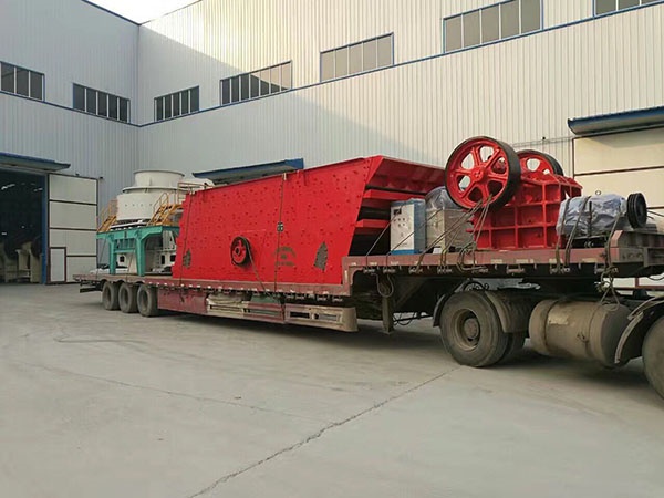 湖北履带式重锤破碎机图片