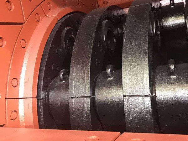 海南半重锤破碎机设计案例