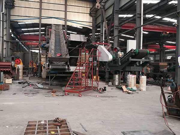 河北全移动破碎机进口