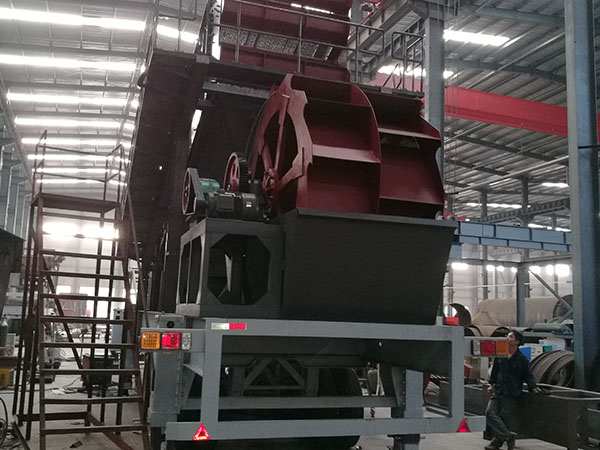 湖南山东重锤破碎机移动破碎