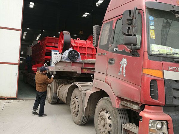 新疆反击式重锤破碎机大概多少钱