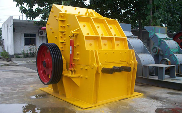 萤石锤式破碎机