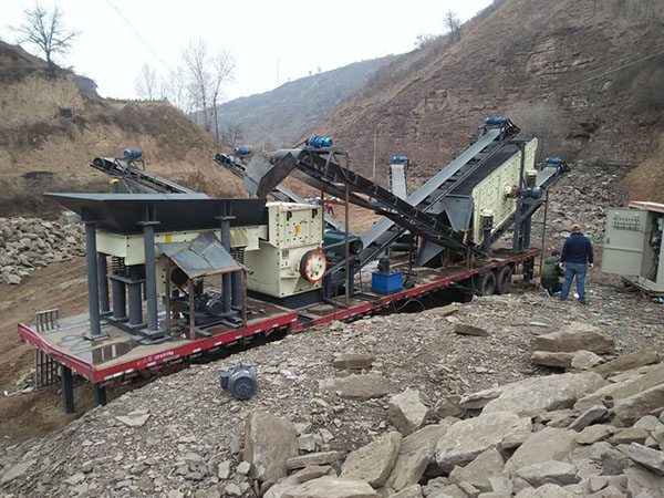 履带式移动破碎机